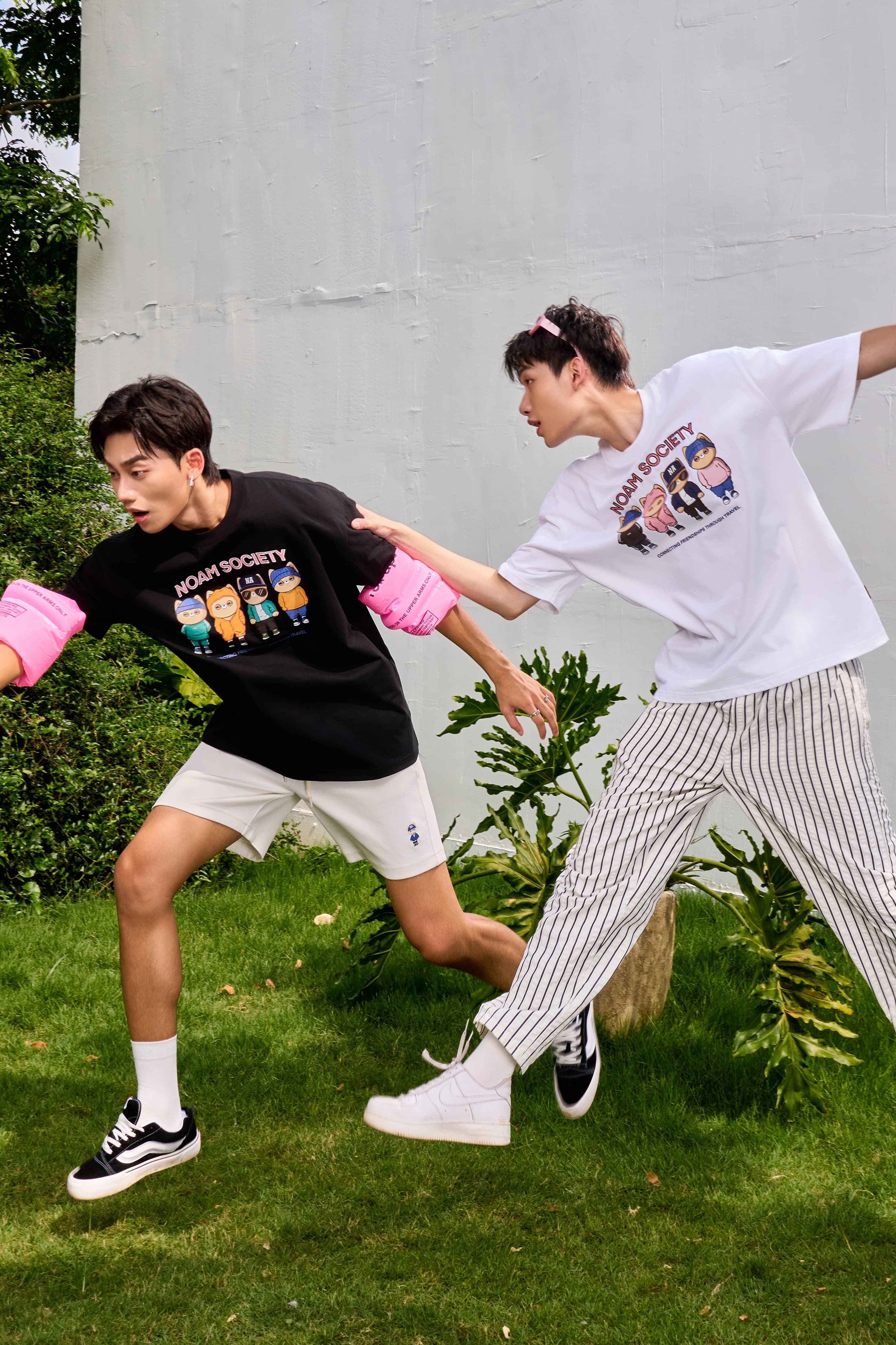 ORIGINAL FOX Unisex Shorts & NOAM Society T-Shirt